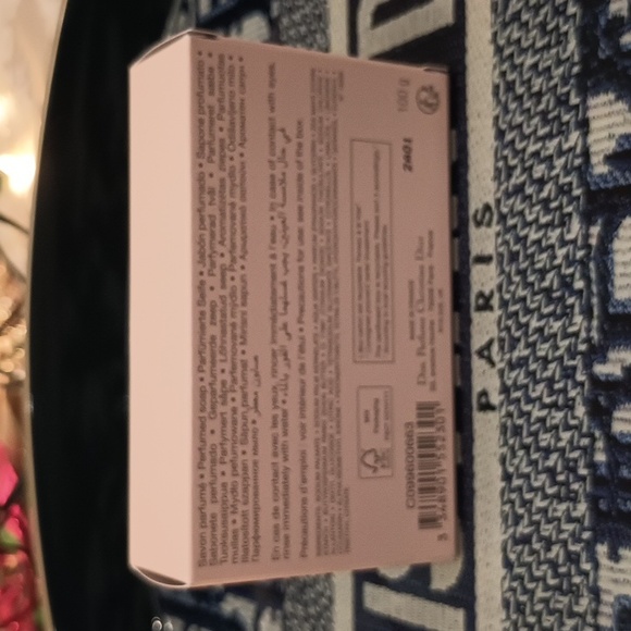 DIOR OUD ISPAHAN Perfumed Soap - Picture 3 of 6